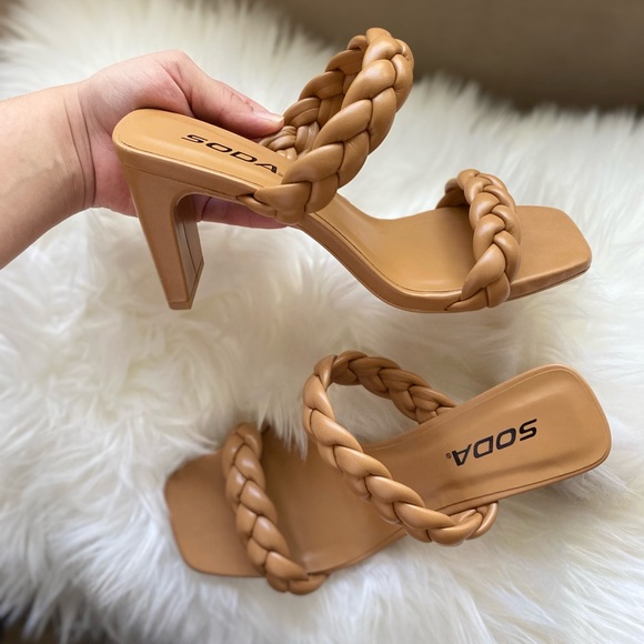 Soda Shoes - NWT Braided square Heels